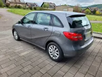 Gebraucht Mercedes B180 122 PS (89 kW) 2013 Grau Kleinwagen