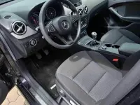 Gebraucht Mercedes B180 109 PS (80 kW) 2015 Violett Kleinwagen