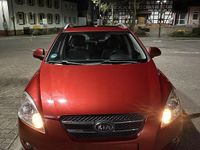 Gebraucht Kia Ceed 115 PS (84 kW) 2008 Rot Kleinwagen