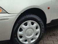 Gebraucht Rover 214 75 PS (55 kW) 1999 Silbergrau Limousine