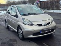 Gebraucht Toyota Aygo 68 PS (50 kW) 2009 Beige Kleinwagen