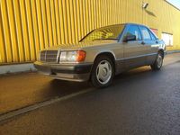 Gebraucht Mercedes 190 109 PS (80 kW) 1992 Silber Limousine