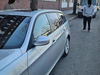 Gebraucht BMW 320 176 PS (129 kW) 2009 Silber Kombi