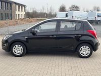 Gebraucht Hyundai i20 Edition 86 PS (63 kW) 2014 Schwarz Kleinwagen