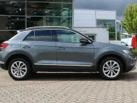 Second-hand VW T-Roc Style 110 CP (80 kW) 2023 Gri SUV