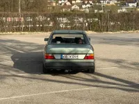Second-hand Mercedes E200 118 CP (86 kW) 1989 Verde Berlinǎ