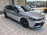 Gebraucht VW Passat R-line 150 PS (110 kW) 2024 Oyster silver Kombi