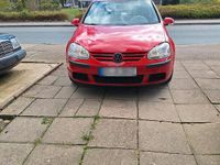 Second-hand VW Golf 75 CP (55 kW) 2005 Roșu Coupe