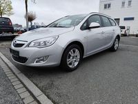 Gebraucht Opel Astra Edition 140 PS (102 kW) 2012 Silber Kombi