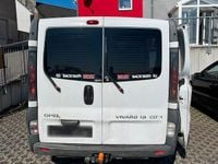 Gebraucht Opel Vivaro 100 PS (73 kW) 2006 Weiß Van / Kleinbus