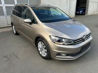 Gebraucht VW Touran Highline 150 PS (110 kW) 2016 Gold Van / Kleinbus