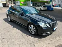 Gebraucht Mercedes E220 Avantgarde 170 PS (125 kW) 2011 Schwarz Limousine