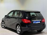 Gebraucht Mercedes B200 156 PS (114 kW) 2014 Kosmosschwarz Van / Kleinbus
