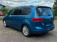 Gebraucht VW Touran Highline 150 PS (110 kW) 2015 Caribbean blue metallic Van / Kleinbus