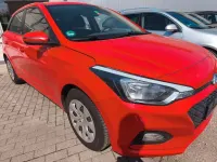Gebraucht Hyundai i20 Select 75 PS (55 kW) 2020 Rot Kleinwagen