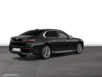 Gebraucht BMW 740 299 PS (219 kW) 2024 Schwarz Limousine