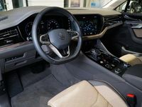 Gebraucht VW Touareg Elegance 231 PS (169 kW) 2025 Oryxweiß perlmutteffekt SUV