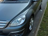 Gebraucht Mercedes B180 109 PS (80 kW) 2009 Grau Van / Kleinbus