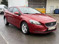 Gebraucht Volvo V40 You! 120 PS (88 kW) 2016 Rot Limousine