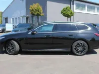 Gebraucht BMW 520 Sport Line 197 PS (144 kW) 2025 Black sapphire metallic Kombi