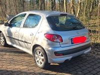 Gebraucht Peugeot 206+ 68 PS (50 kW) 2009 Silber Kleinwagen
