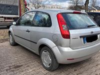 Gebraucht Ford Fiesta 68 PS (50 kW) 2004 Silber Kleinwagen