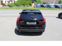 Gebraucht Volvo V60 Momentum 197 PS (144 kW) 2022 Black solid / solid Kombi