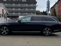 Gebraucht Mercedes E220 Exclusive 194 PS (142 kW) 2017 Blau Kombi