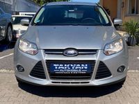 Gebraucht Ford Focus Trend 95 PS (69 kW) 2014 Polarsilber metallic Kombi