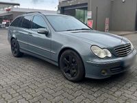 Gebraucht Mercedes 220 Avantgarde 150 PS (110 kW) 2005 Blau Kombi