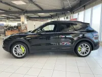 Second-hand Porsche Cayenne 462 CP (339 kW) 2020 Negru SUV
