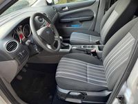 Gebraucht Ford Focus 116 PS (85 kW) 2009 Silber Kleinwagen