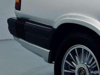 Second-hand Volvo 780 124 CP (91 kW) 1987 Argintiu Coupe