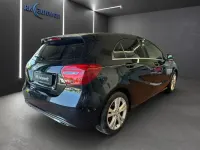 Gebraucht Mercedes A180 Urban 122 PS (89 kW) 2017 Schwarz Limousine