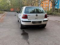 Gebraucht VW Golf IV 75 PS (55 kW) 1998 Weiß Kleinwagen
