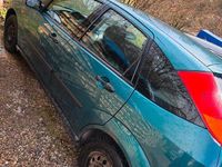 Gebraucht Ford Focus 75 PS (55 kW) 1999 Grün Kleinwagen
