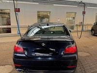 Second-hand BMW 525 177 CP (130 kW) 2005 Albastru Berlinǎ