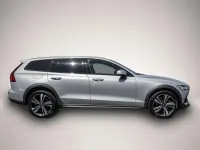 Gebraucht Volvo V60 CC Plus 197 PS (144 kW) 2024 Manufacturer Kombi