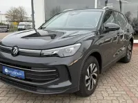 Gebraucht VW Tiguan Life 193 PS (141 kW) 2024 Grau SUV