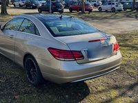 Gebraucht Mercedes E220 170 PS (125 kW) 2014 Gold Coupé