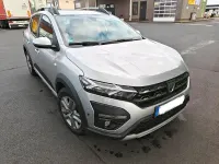 Używany Dacia Sandero Stepway 101 KM (74 kW) 2021 Srebrny Sedan/Limuzyna