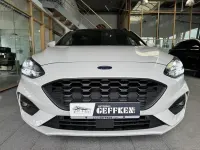 Gebraucht Ford Focus ST-Line 155 PS (114 kW) 2022 Metropolisweiß Kombi