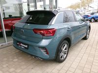 Second-hand VW T-Roc R-line 110 CP (80 kW) 2023 Albastru SUV