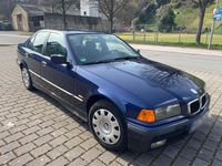 Gebraucht BMW 316 102 PS (75 kW) 1997 Blau Limousine