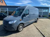 Gebraucht Mercedes Sprinter 143 PS (105 kW) 2020 Grau Van