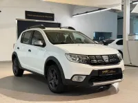 Gebraucht Dacia Sandero Celebration 90 PS (66 kW) 2017 Weiß Limousine