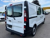 Gebraucht Renault Trafic Komfort 125 PS (91 kW) 2017 Weiß Van / Kleinbus