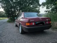 Gebraucht Mercedes 190 109 PS (80 kW) 1990 Rot Limousine