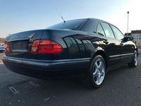 Gebraucht Mercedes E320 224 PS (164 kW) 1998 Blau Limousine