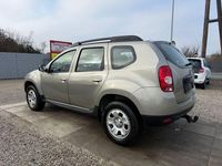 Gebraucht Dacia Duster Lauréate 110 PS (80 kW) 2010 Grün SUV